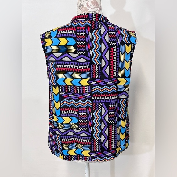 TUCKER Bright geometric print sleeveless blouse size S. - Picture 5 of 12